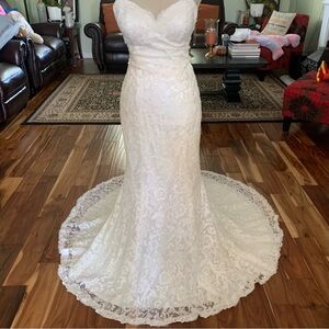 Allure Bridals LaceWedding Gown Dress